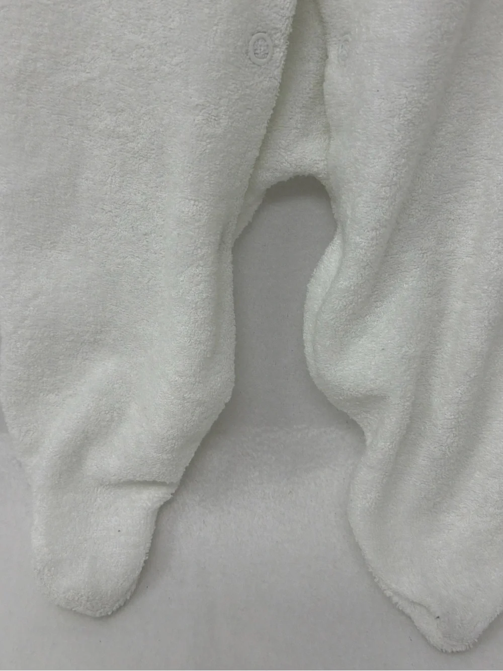 Vintage Infant Terry Footed Sleep Suit in White with Blue Trim Size Newborn